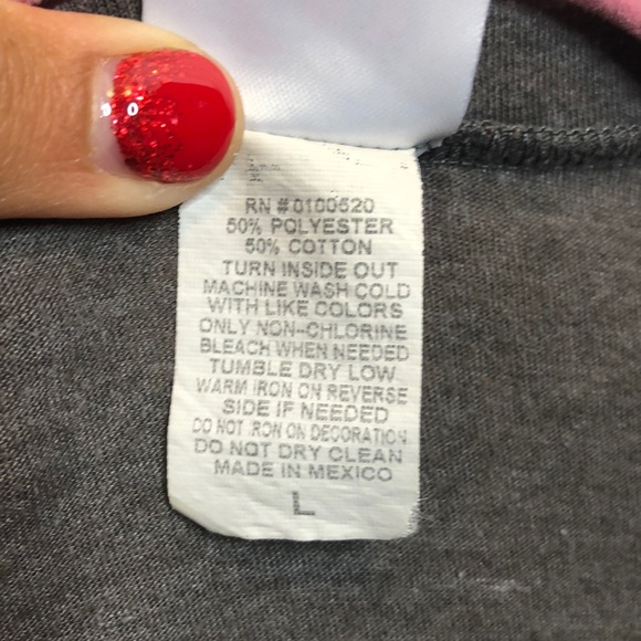 SANRIO Hello Kitty dark gray t-shirt 🎀 - Picture 4 of 6